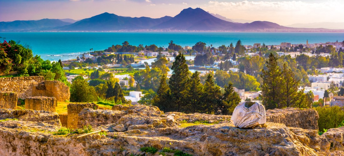 Blick vom Hügel Byrsa mit antiken Überresten von Karthago und Landschaft. Tunis, Tunesien