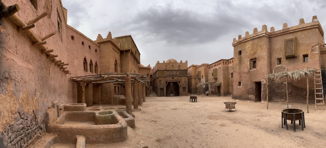 Historische Filmkulisse in Ouarzazate, Marokko – Lehmarchitektur und Wüstenambiente in der berühmten Filmstadt am Rand der Sahara.
