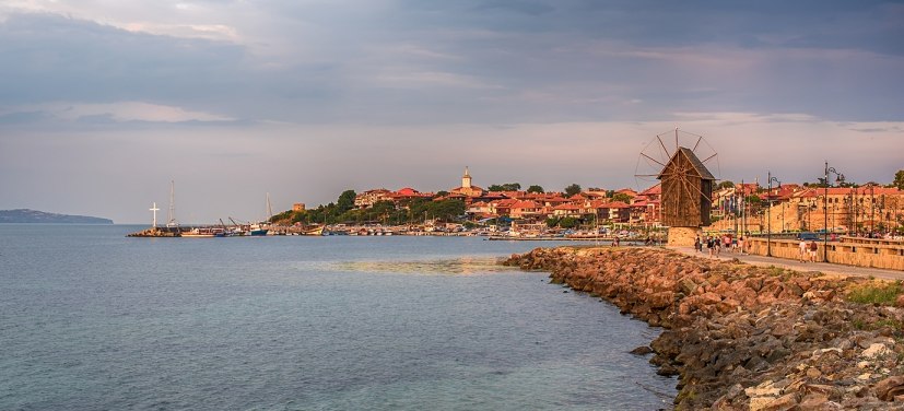 kleine Stadt am Meer, Altstadt, kleine Häuser, Bucht