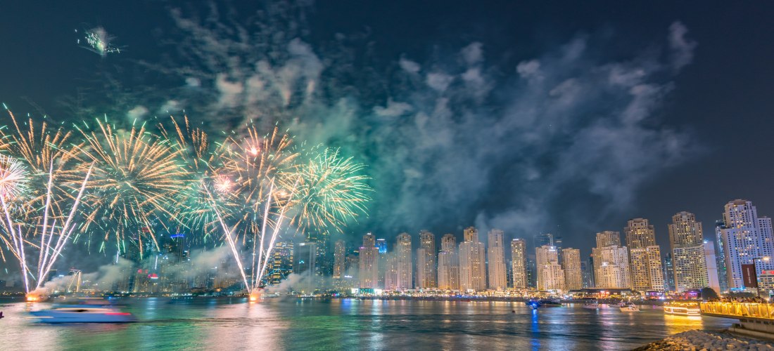 Feuerwerk während des Dubai Shopping Festivals