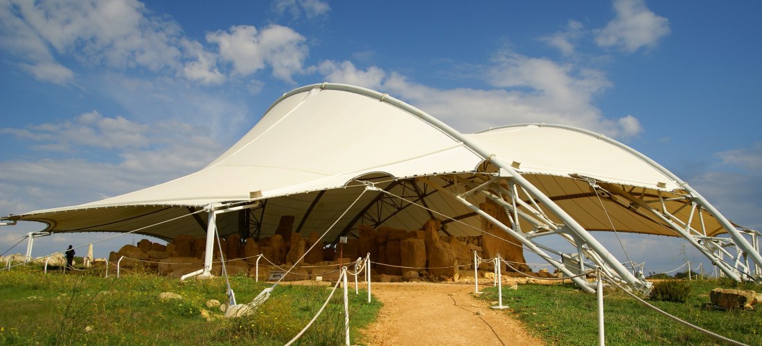 Der Hagar Qim Tempel auf Malta gehört zum UNESCO-Welterbe und gilt als eines der faszinierendsten Zeugnisse der Megalithkultur – ein Highlight für Kultur- und Geschichtsliebhaber.