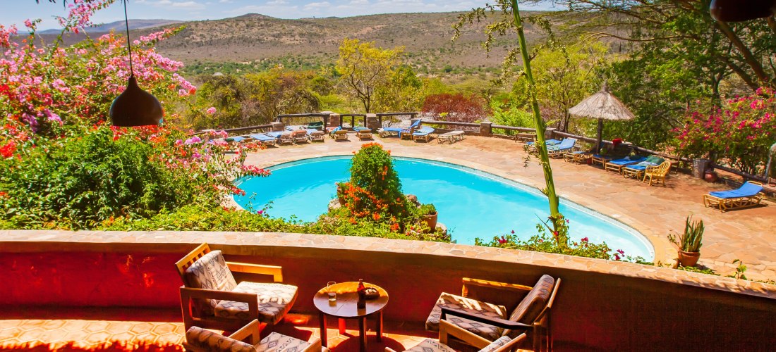 Safari Lodge mit Pool in Kenia – Unterkunft mit Blick auf die afrikanische Savanne, ideal für Safariurlaub 2025/2026