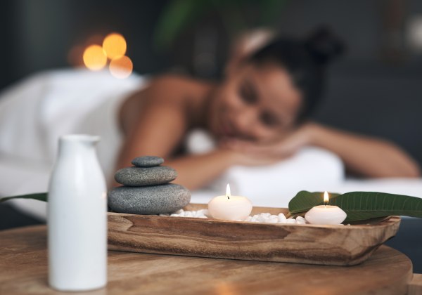 Frau bei einer Spa-Behandlung