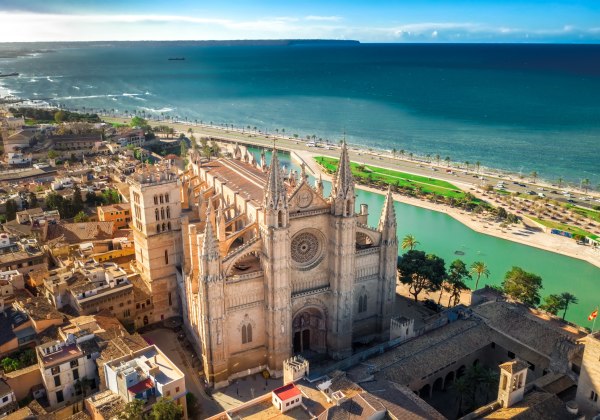 Luftaufnahme der Kathedrale in Palma de Mallorca