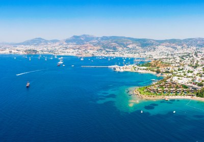 Bodrum Türkei – Ägäisküste mit Stränden, Hafen und Stadtblick