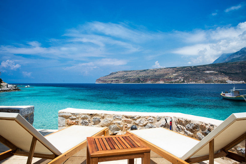 Bucht mit tollem Blick auf das Meer, kleine Gebäude