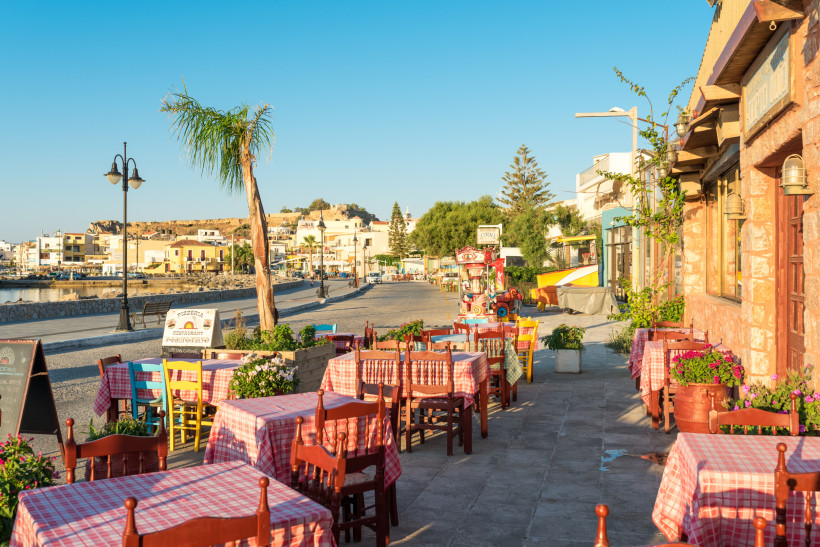 Tavernen an der Promenade von Ierapetra am Libyschen Meer auf Kreta