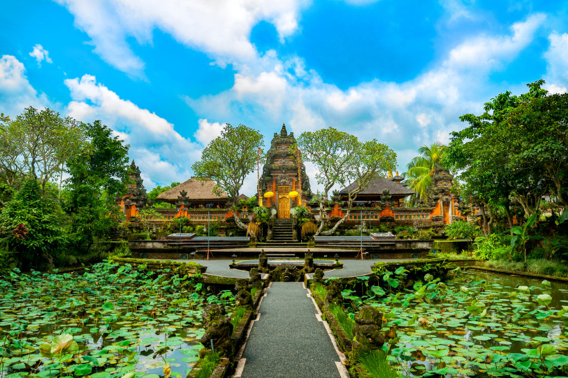 Ubud, Bali Traditioneller hinduistischer Tempel Pura Taman Saraswati in Ubud, Bali
