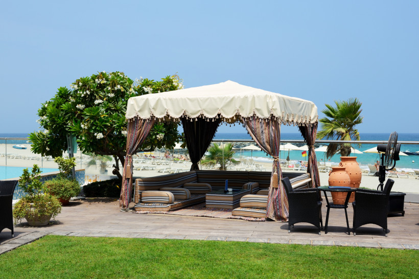 Fujairah, UAE Hütte am Strand eines Luxushotels