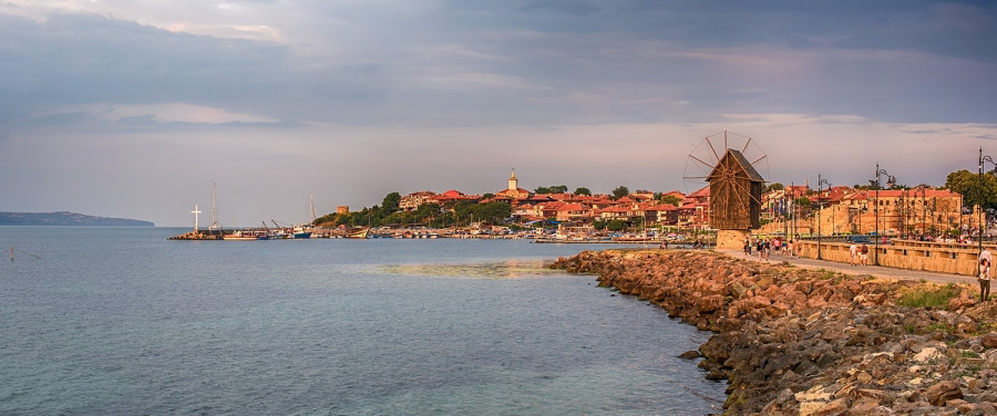 kleine Stadt am Meer, Altstadt, kleine Häuser, Bucht