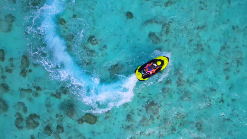 Jetski, Malediven Jetski fahren in der blauen Lagune