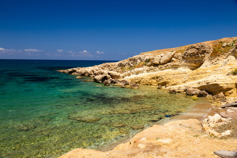 Limanakia-Buchten bei Chersonissos Felsige Limanakia-Buchten bei Chersonissos mit klarem türkisfarbenem Meer