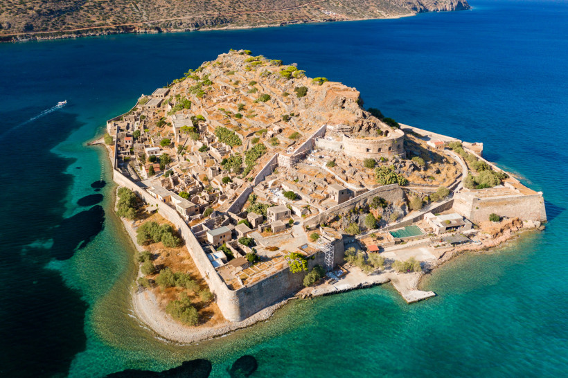 Spinalonga, Kreta  Blick auf die Festung auf der Insel