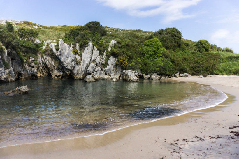 playa-gulpiyuri-spanien