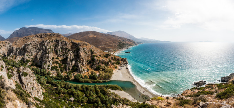Preveli, Griechenland Oasen mit Sandstrand, Palmen und Wasserlauf
