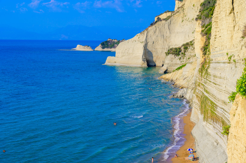 peroulades-logas-beach