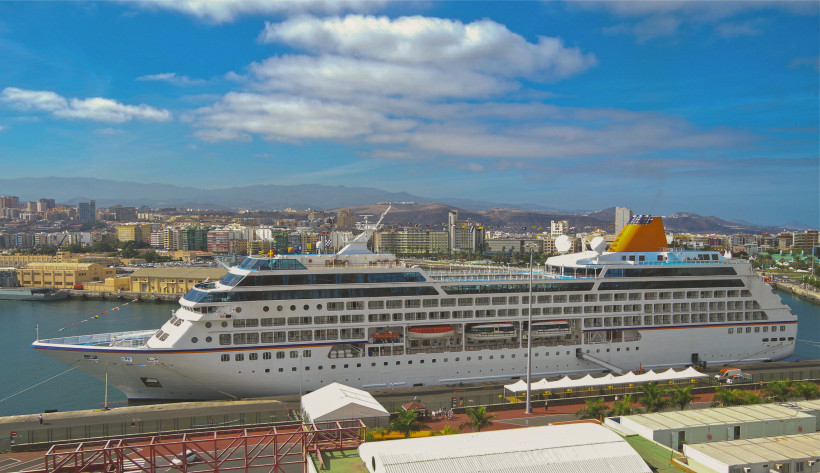 Kreuzfahrtschiff am Kreuzfahrtterminal im Hafen von Las Palmas, Gran Canaria Kreuzfahrtschiff im Hafen von Las Palmas auf Gran Canaria