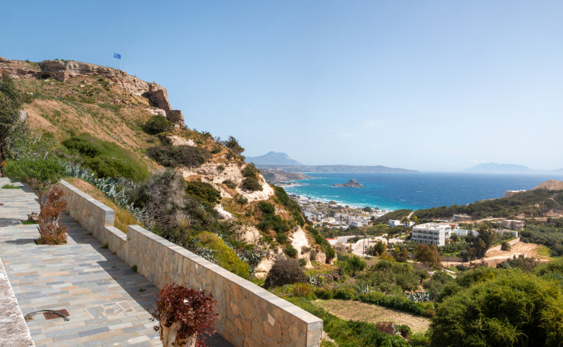 Kos - Kefalos Blick von der Burgruine in Kefalos über die Küste und das Meer auf Kos, Griechenland