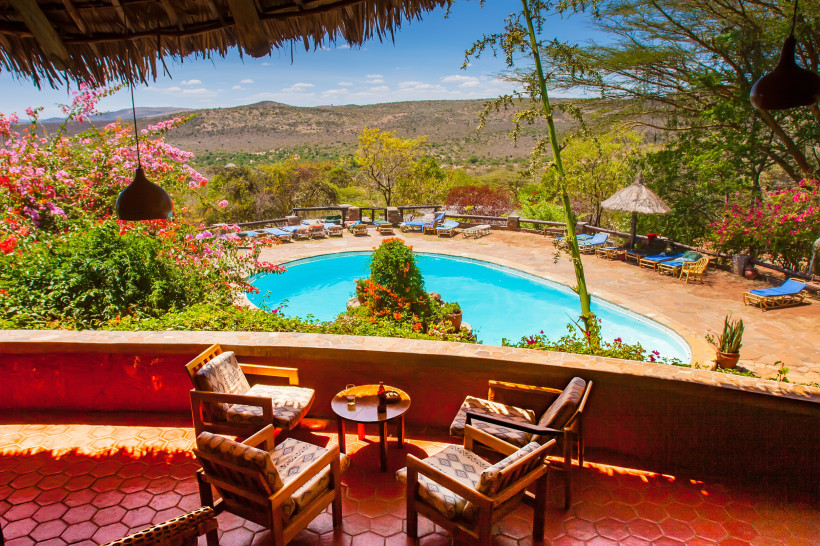 Safari Lodge Kenia – Entspannung mit Pool und Savannenblick 2025/2026 Safari Lodge mit Pool in Kenia – Unterkunft mit Blick auf die afrikanische Savanne, ideal für Safariurlaub 2025/2026