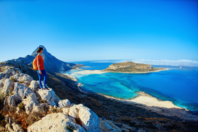 Balos-Lagune und Gramvousa, Kreta, Panorama vom Aussichtspunkt Blick von einem Felsen auf die Balos-Lagune und die Insel Gramvousa mit türkisblauem Wasser