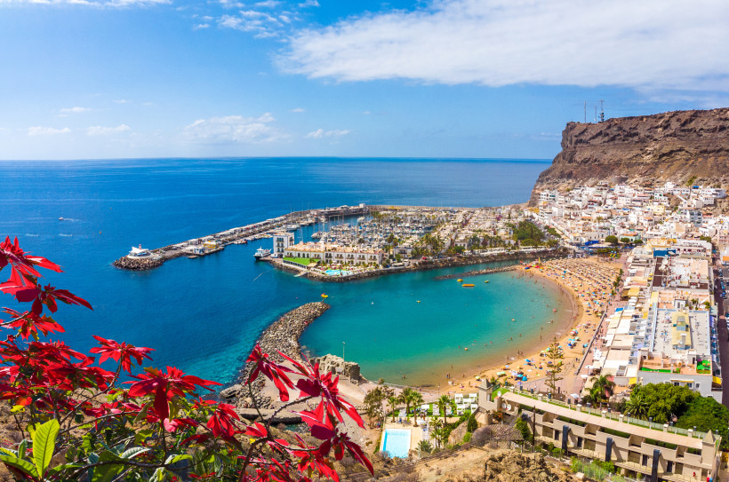 Puerto de Mogán – Der schönste Hafenort auf Gran Canaria mit Strand und traditioneller Architektur Puerto de Mogán auf Gran Canaria – Farbenfroher Ferienort mit Yachthafen, Sandstrand und Altstadt am Meer