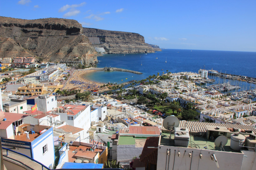 Mirador de Puerto de Mogán: Blick auf Strand, Hafen und Küste Blick vom Mirador de Puerto de Mogán auf Bucht, Strand, Hafen und Küstenklippen