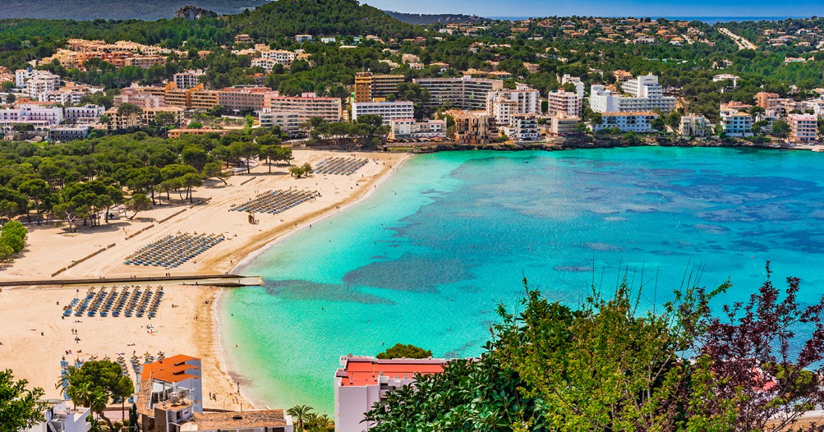 playa-de-santa-ponsa-strand-auf-mallorca