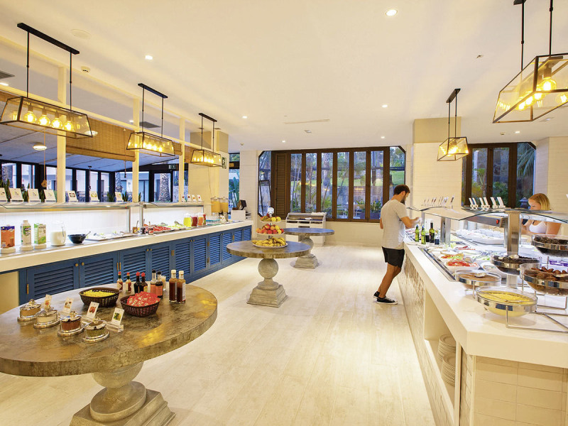 Hotel Corallium Beach by Lopesan