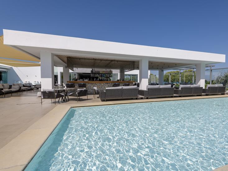 Diamond Deluxe Hotel