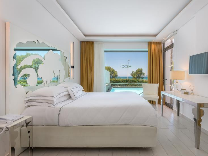 Diamond Deluxe Hotel