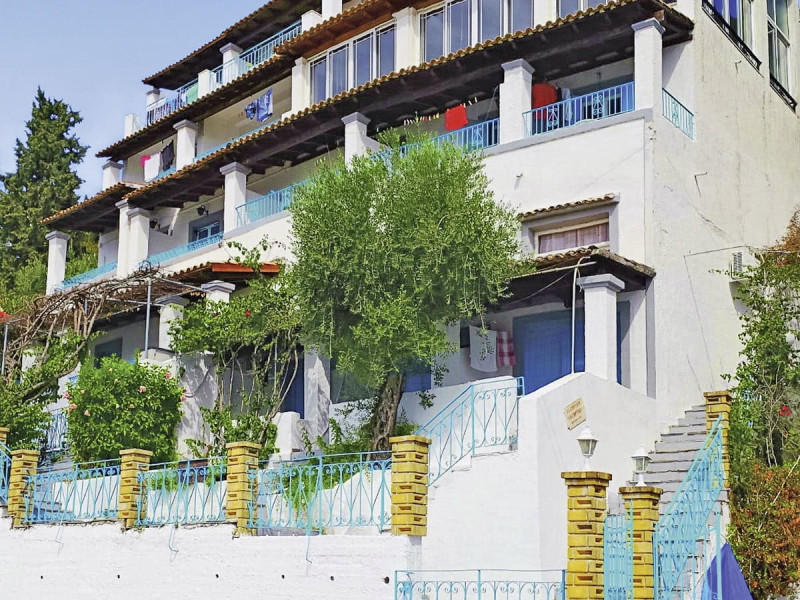 Belvedere Studios & Apartments