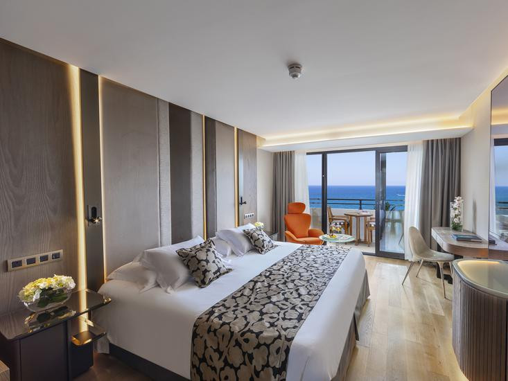 Amathus Beach Hotel