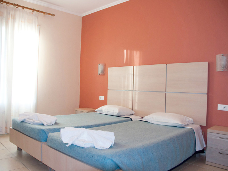 Adriolos Studios & Apartments