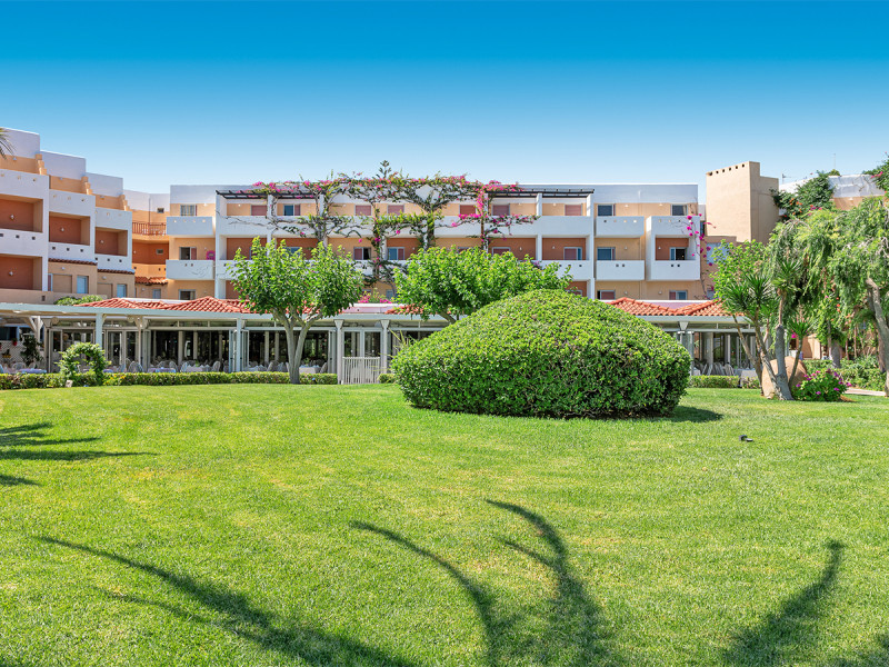 Anissa Beach & Village Hotel