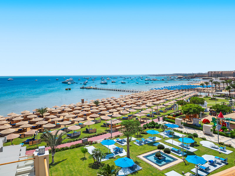 Pickalbatros White Beach Resort