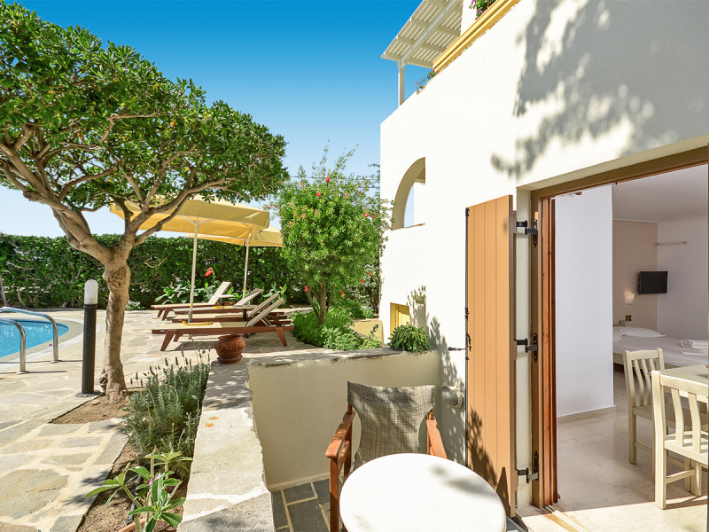 Proteas Hotel & Suites