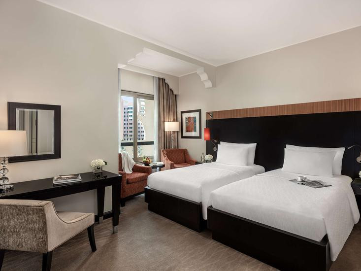 Oaks Ibn Battuta Gate