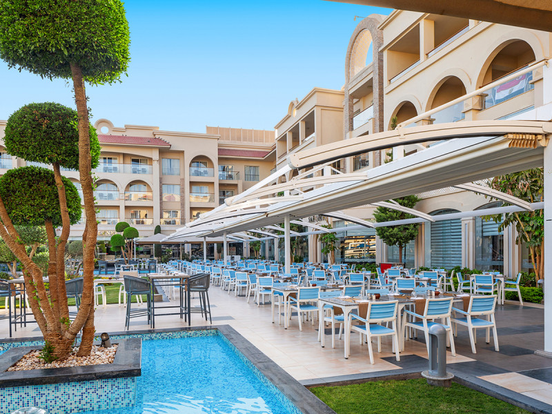 Pickalbatros White Beach Resort