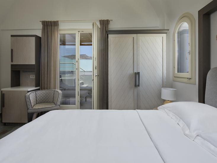 Sea Breeze Santorini