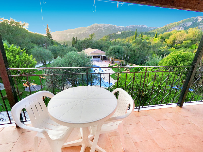 Adriolos Studios & Apartments