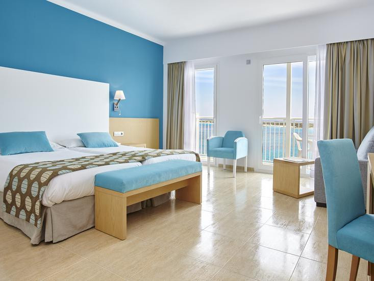 Marques Universal Hotel