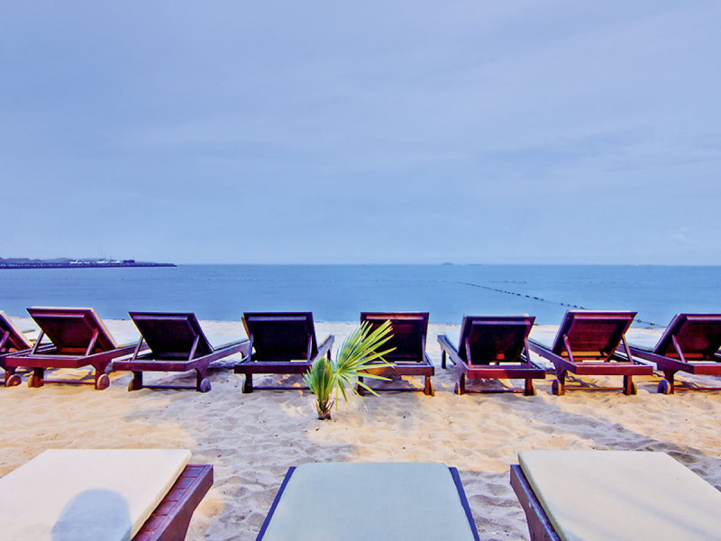 Ravindra Beach Resort 