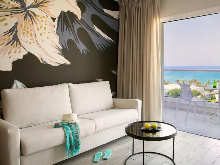 Vangelis Hotel and Suites