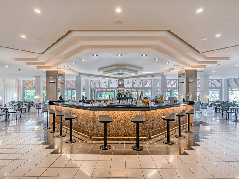 Anissa Beach & Village Hotel