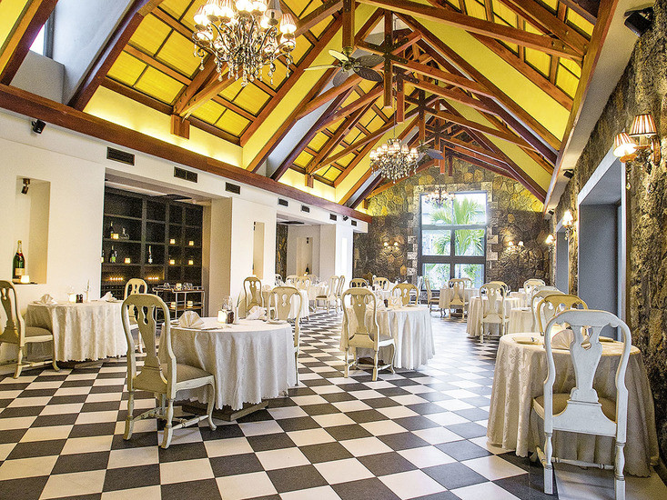 Crystals Beach Resort Belle Mare