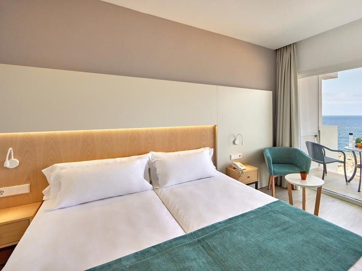 Cabo Blanco Universal