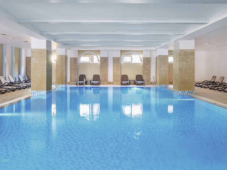 Hotel Side Crown Palace