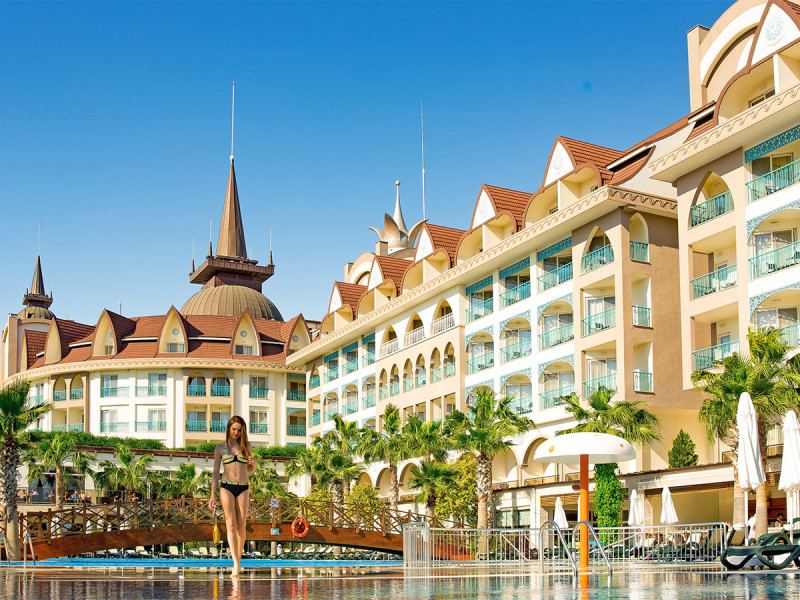 Hotel Side Crown Palace