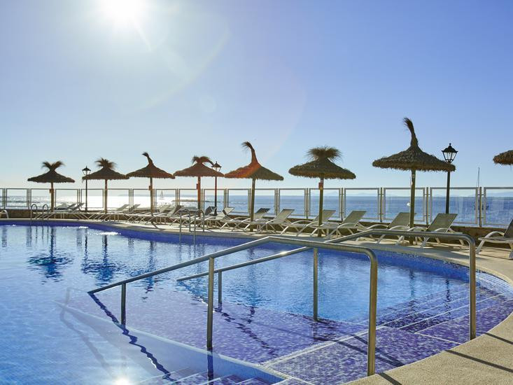 Marques Universal Hotel