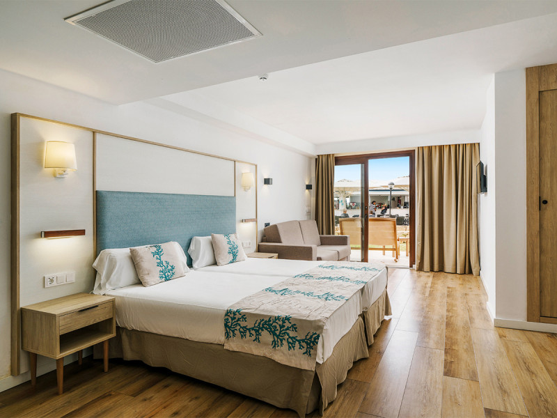 Hotel AluaSuites Las Rocas